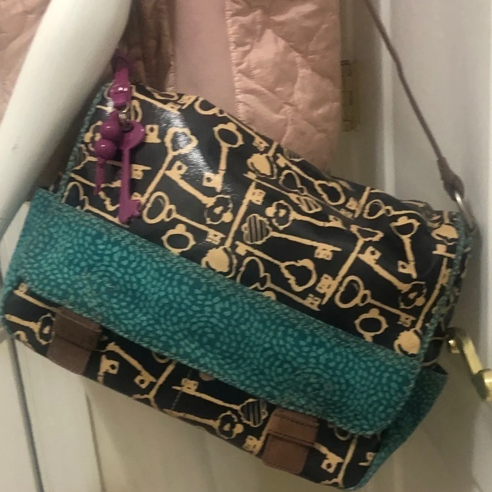Fossil Adorable bag for school,office anywhere go